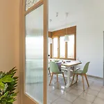 Bravissimo El Lleo, Bright 4-bedroom Apartment Gerona