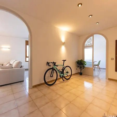 Bravissimo El Lleo, Bright 4-bedroom ז'ירונה