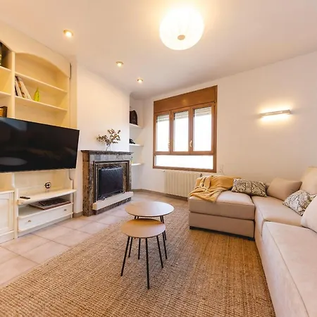 Bravissimo El Lleo, Bright 4-bedroom Appartement *