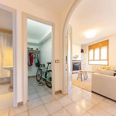 Bravissimo El Lleó, Bright 4-bedroom Apartamento *