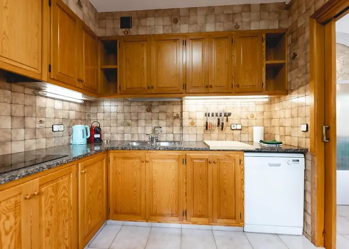 Bravissimo El Lleo, Bright 4-bedroom Lägenhet Girona