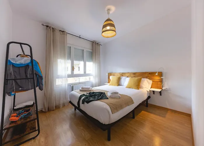Bravissimo El Lleo, Bright 4-bedroom Lejlighed Girona