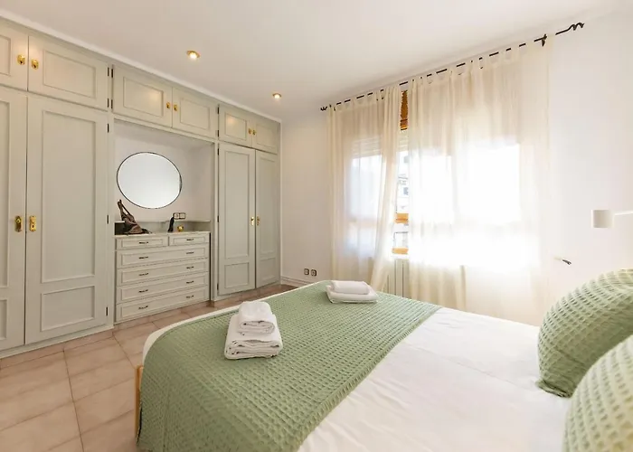 Bravissimo El Lleo, Bright 4-bedroom Lejlighed Girona