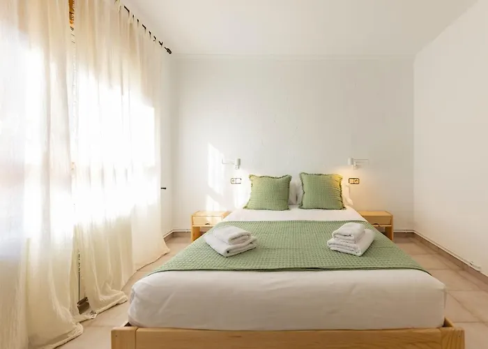 Lejlighed Bravissimo El Lleo, Bright 4-bedroom Girona